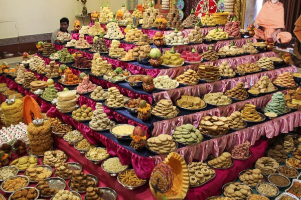 Celebrate Annakut Puja at Home – Pandit Online & Complete Samagri