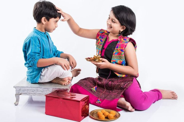Book Pandit for Bhai Dooj Puja | Celebrate the Sacred Sibling Bond